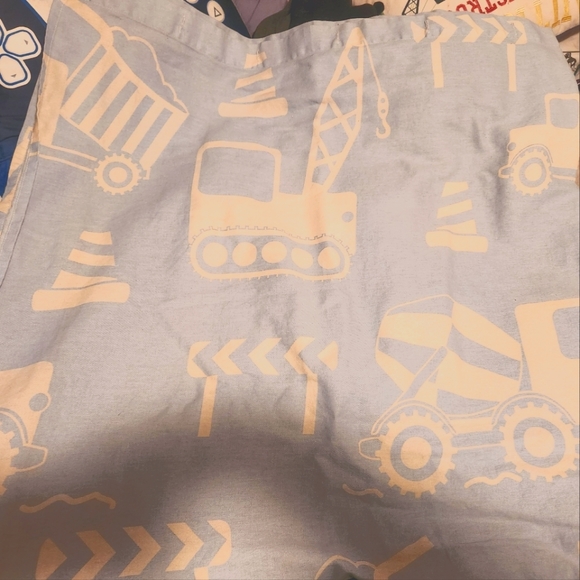 GUC Construction Bathroom Set - Picture 2 of 5